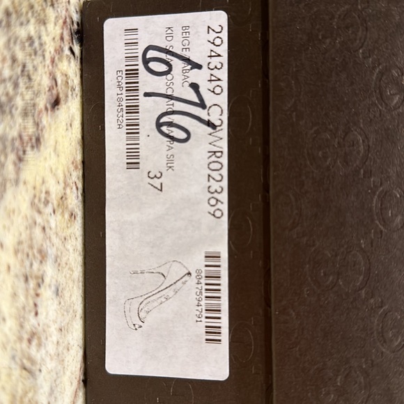 GUCCI NUDE BEIGE SUEDE PUMPS HEELS WITH PLATFORM AND GOLD CHAINS SIZE: 7 IN BOX - Picture 14 of 16